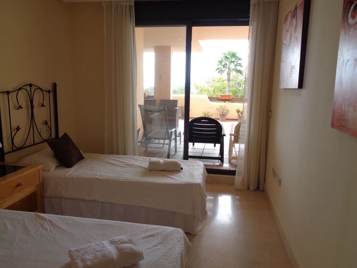 2 slaapkamer Appartement te koop in Benahavis met zwembad garage - € 469.000 (Ref: 9694163)