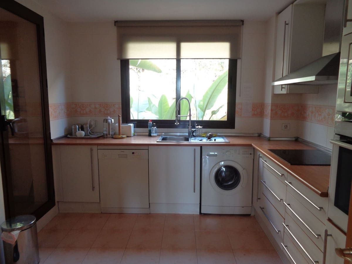 2 slaapkamer Appartement te koop in Benahavis met zwembad garage - € 469.000 (Ref: 9694163)