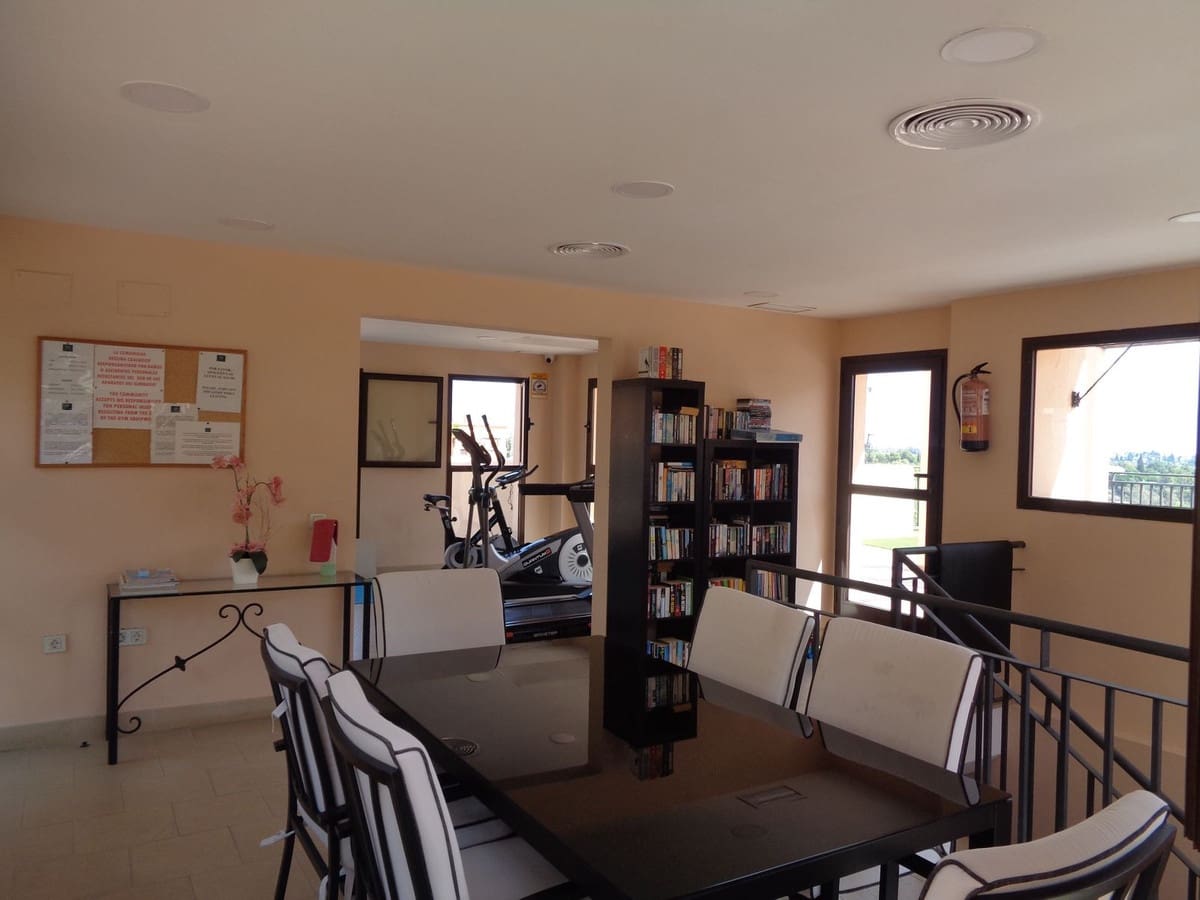 2 slaapkamer Appartement te koop in Benahavis met zwembad garage - € 469.000 (Ref: 9694163)