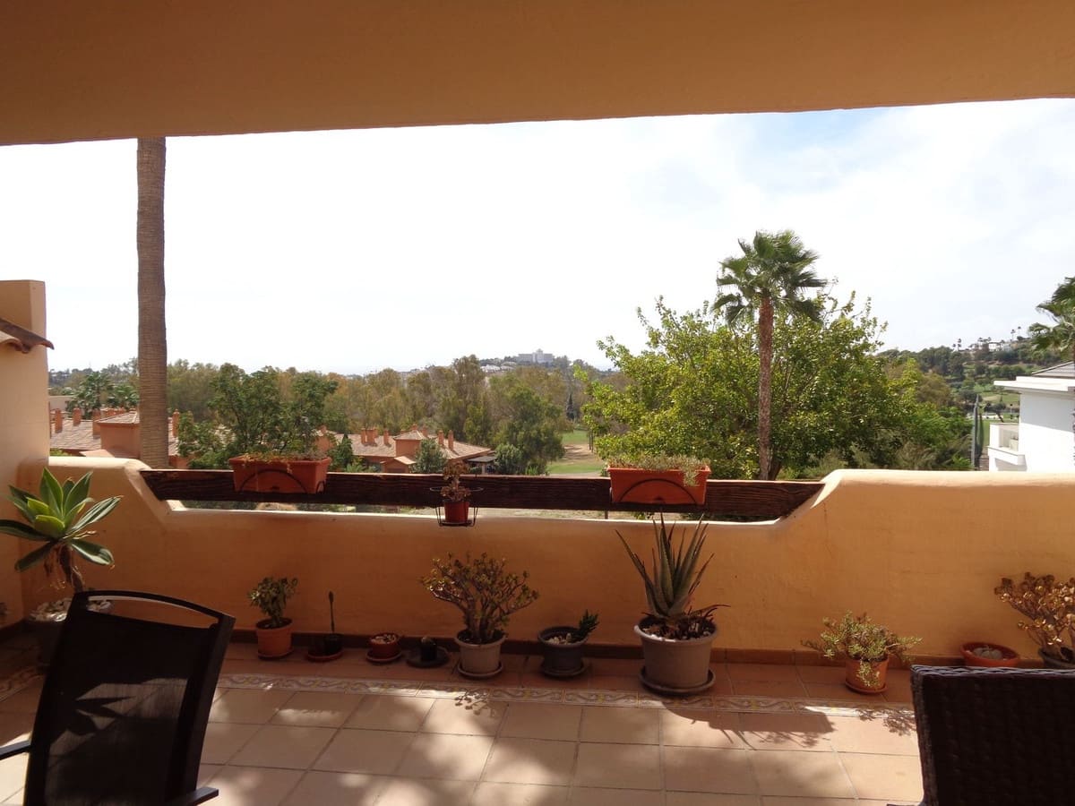 2 slaapkamer Appartement te koop in Benahavis met zwembad garage - € 469.000 (Ref: 9694163)
