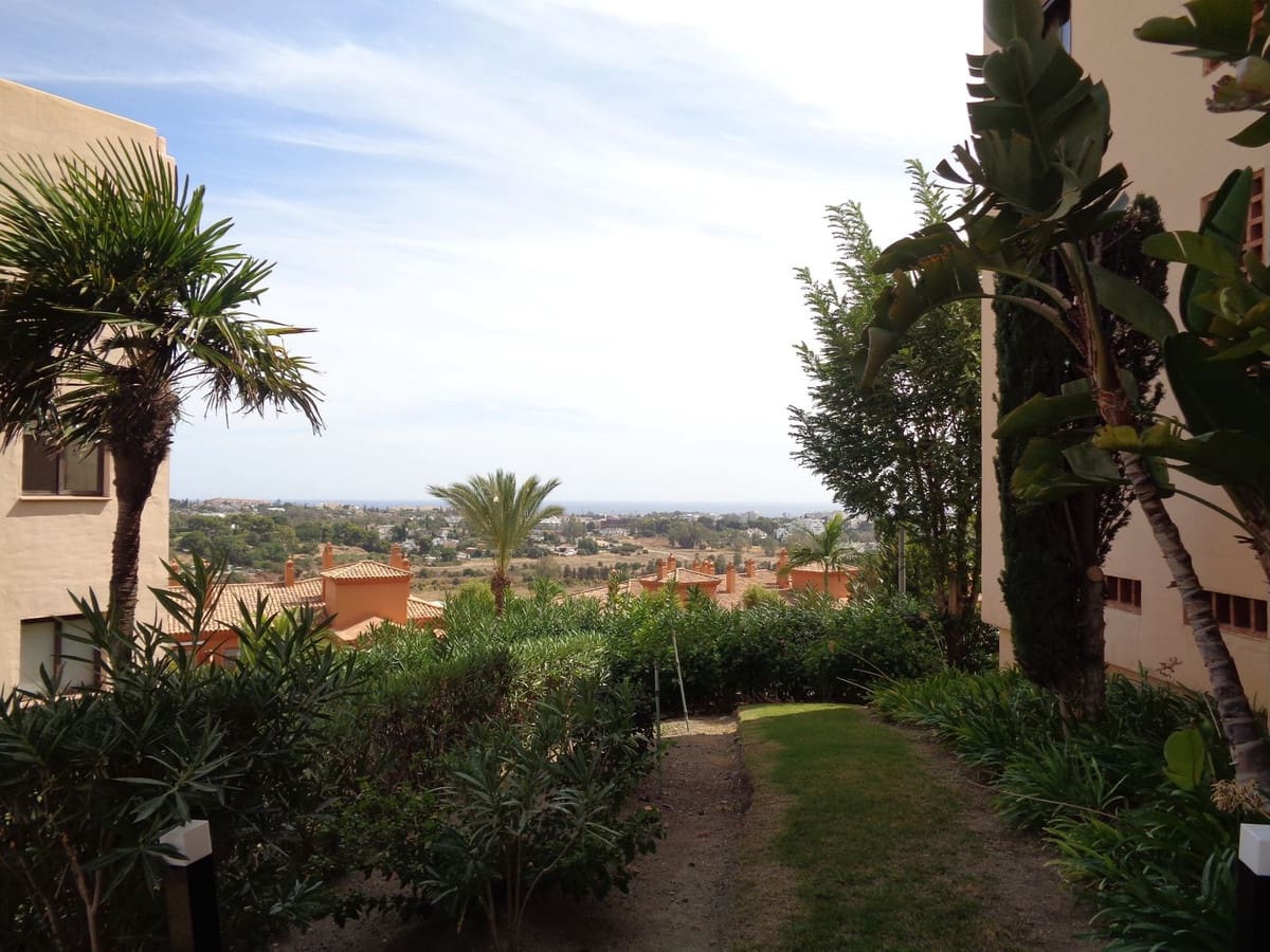 2 slaapkamer Appartement te koop in Benahavis met zwembad garage - € 469.000 (Ref: 9694163)