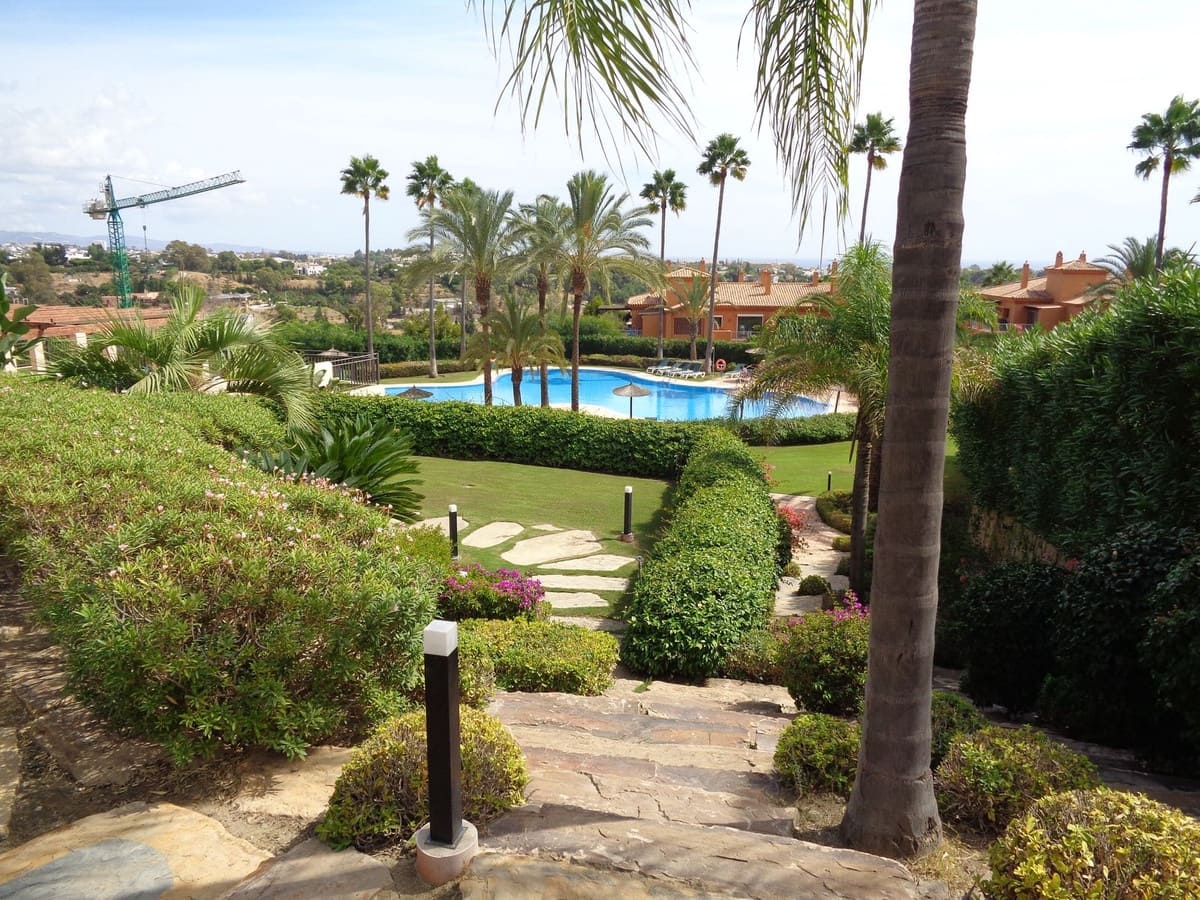 2 slaapkamer Appartement te koop in Benahavis met zwembad garage - € 469.000 (Ref: 9694163)