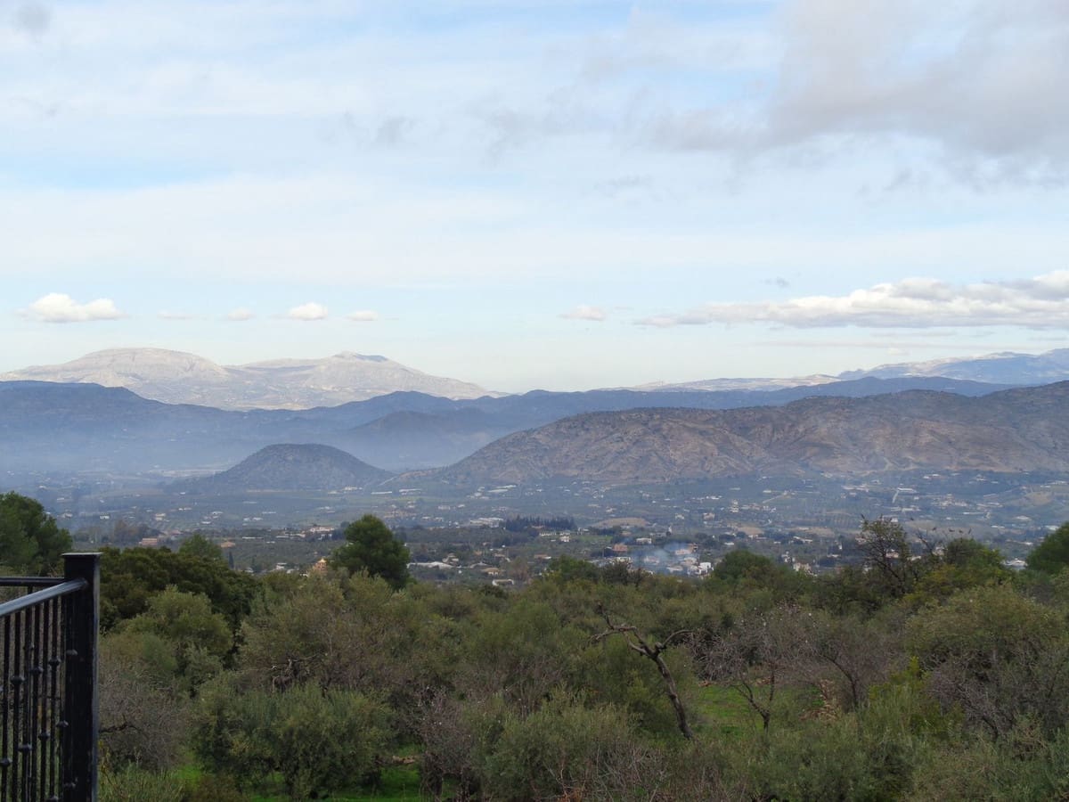 4 bedroom Villa for sale in Alhaurin de la Torre with pool garage - € 1,750,000 (Ref: 9694164)