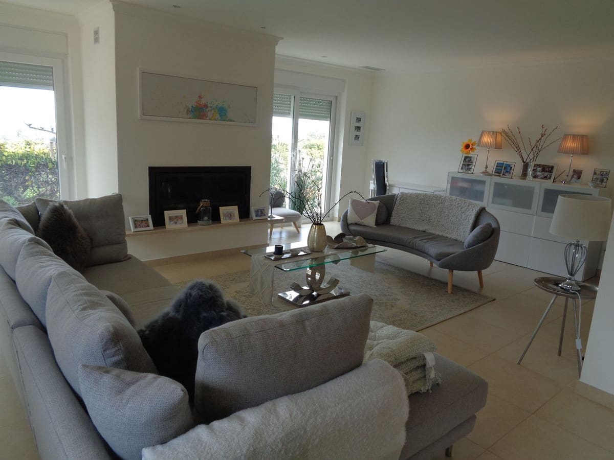 4 bedroom Villa for sale in Alhaurin de la Torre with pool garage - € 1,750,000 (Ref: 9694164)