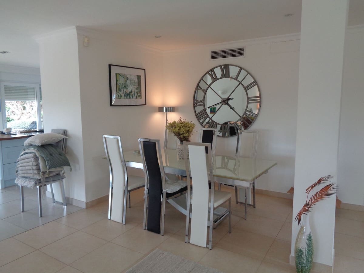 4 bedroom Villa for sale in Alhaurin de la Torre with pool garage - € 1,750,000 (Ref: 9694164)