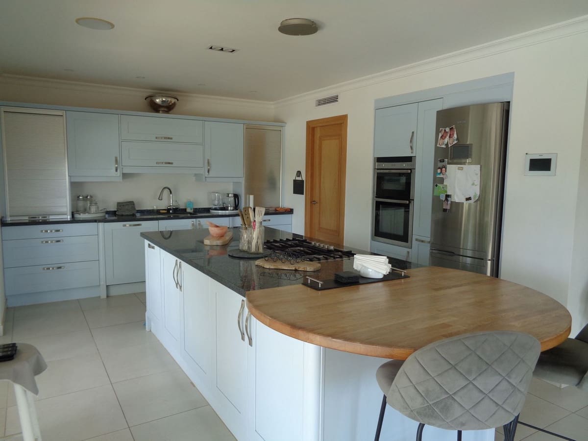 4 bedroom Villa for sale in Alhaurin de la Torre with pool garage - € 1,750,000 (Ref: 9694164)