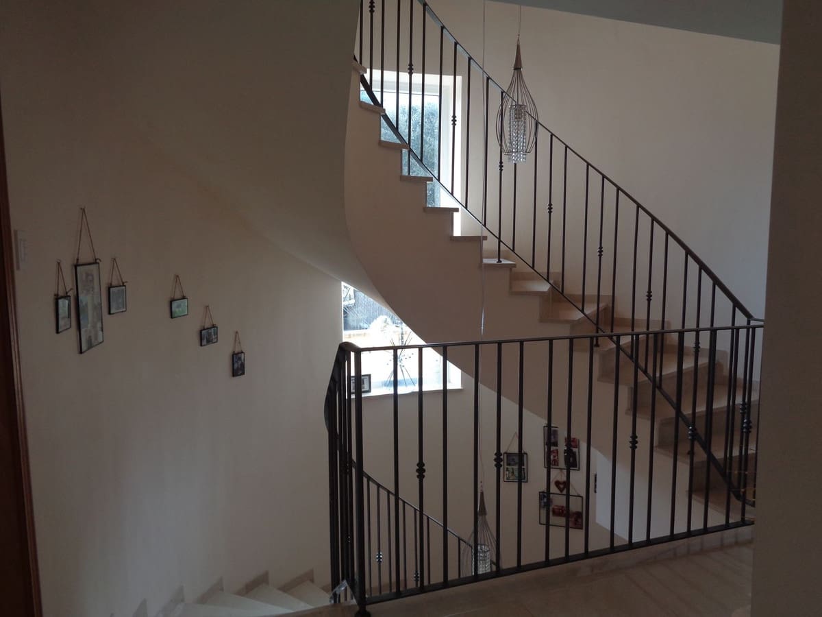 4 bedroom Villa for sale in Alhaurin de la Torre with pool garage - € 1,750,000 (Ref: 9694164)