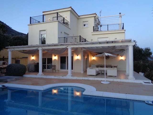 4 slaapkamer Villa te koop in Alhaurín de la Torre met zwembad garage - € 1.690.000 (Ref: 9694164)