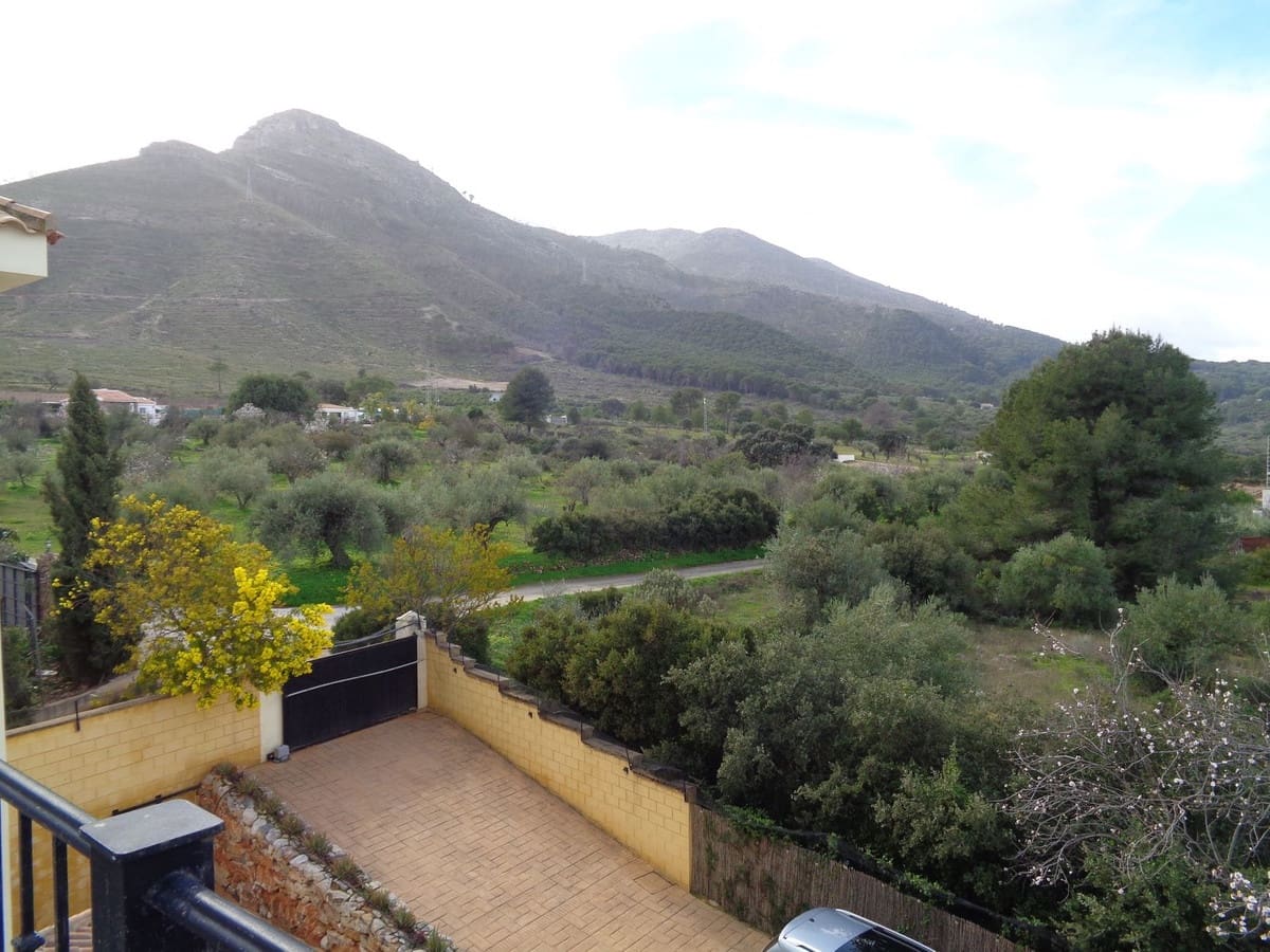 4 bedroom Villa for sale in Alhaurin de la Torre with pool garage - € 1,750,000 (Ref: 9694164)