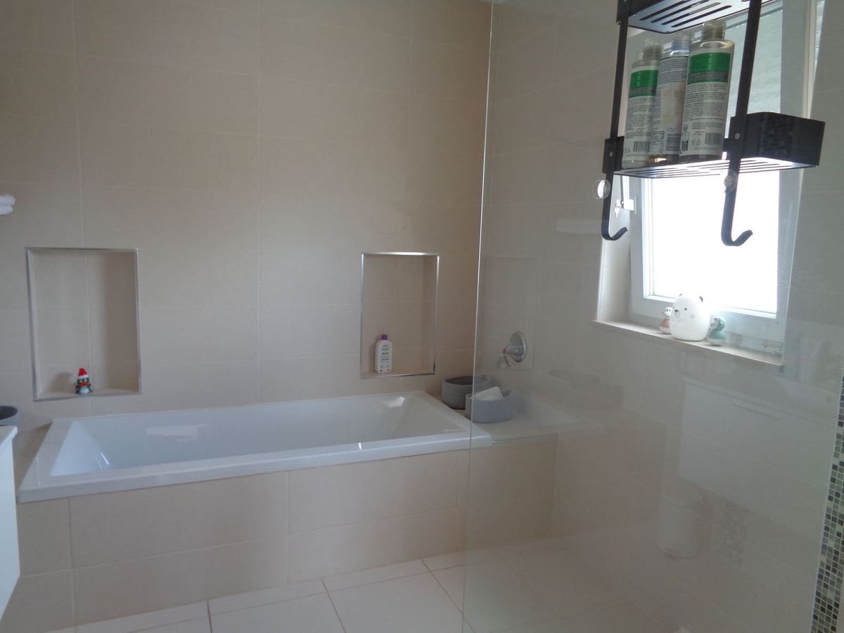 4 bedroom Villa for sale in Alhaurin de la Torre with pool garage - € 1,750,000 (Ref: 9694164)