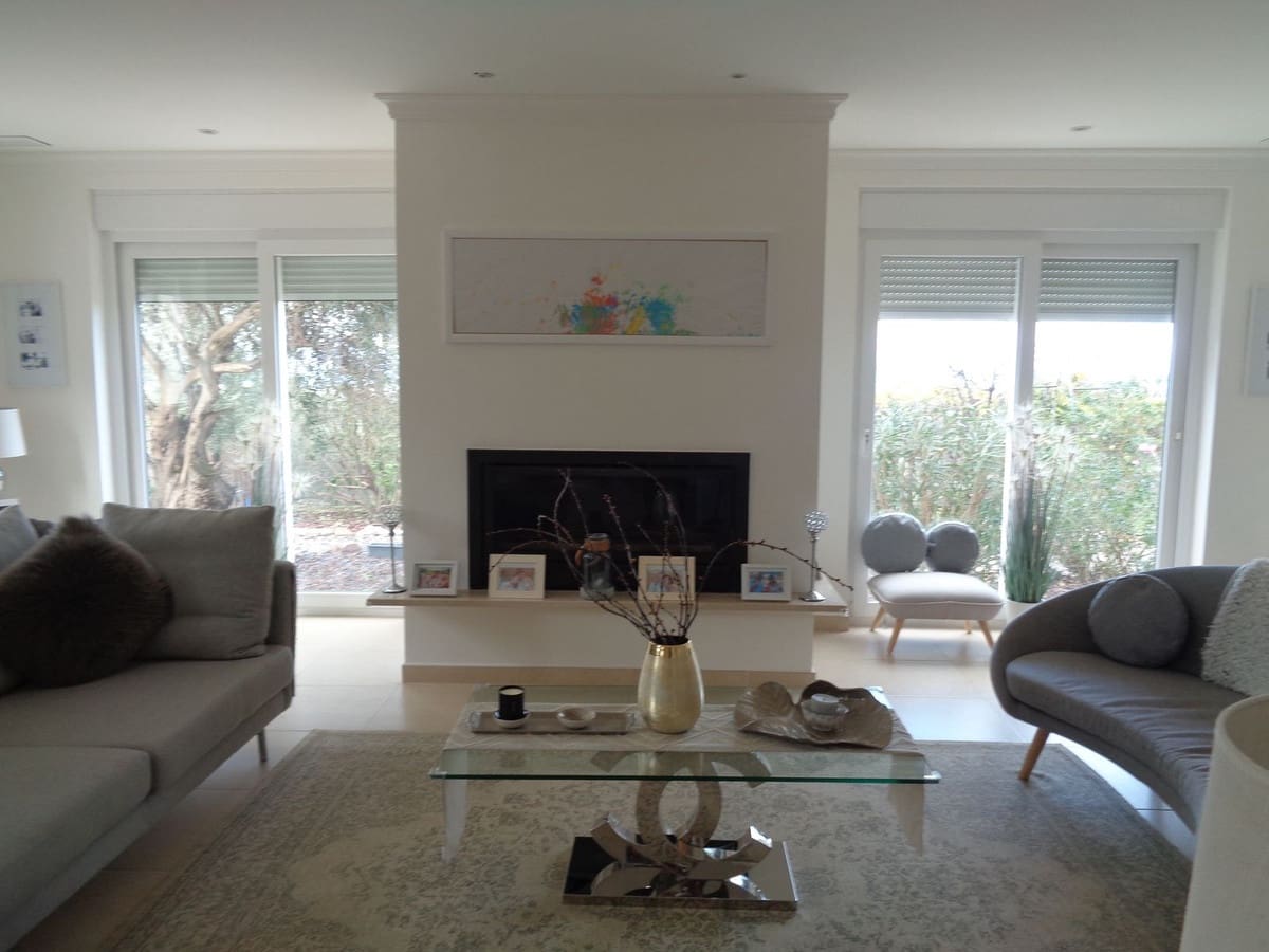 4 bedroom Villa for sale in Alhaurin de la Torre with pool garage - € 1,750,000 (Ref: 9694164)