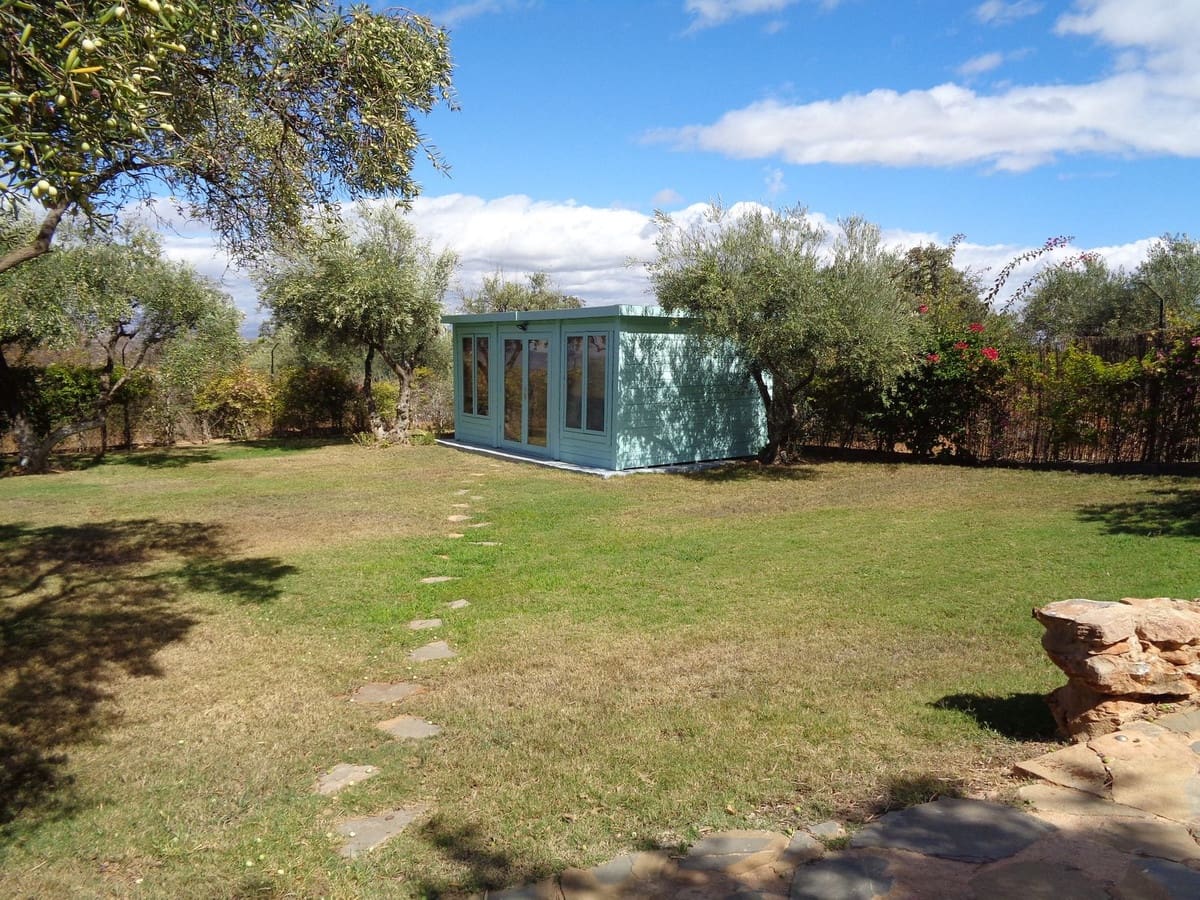 4 bedroom Villa for sale in Alhaurin de la Torre with pool garage - € 1,750,000 (Ref: 9694164)