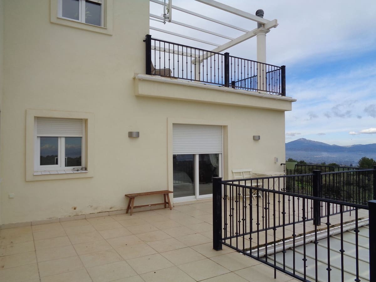 4 bedroom Villa for sale in Alhaurin de la Torre with pool garage - € 1,750,000 (Ref: 9694164)