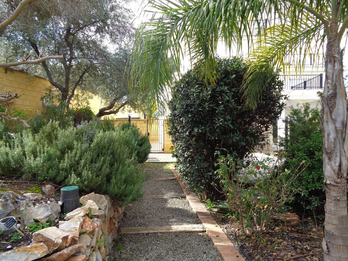 4 bedroom Villa for sale in Alhaurin de la Torre with pool garage - € 1,750,000 (Ref: 9694164)