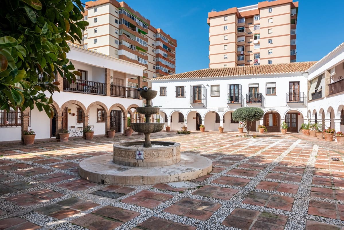 Casa de 2 habitaciones en Fuengirola en venta con garaje - 395.000 € (Ref: 9694167)