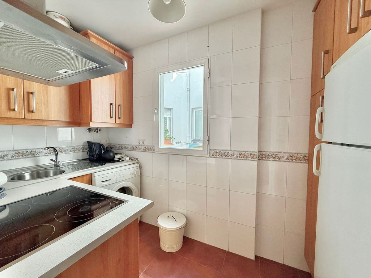 1 bedroom Apartment for sale in Fuengirola - € 245,000 (Ref: 9694211)