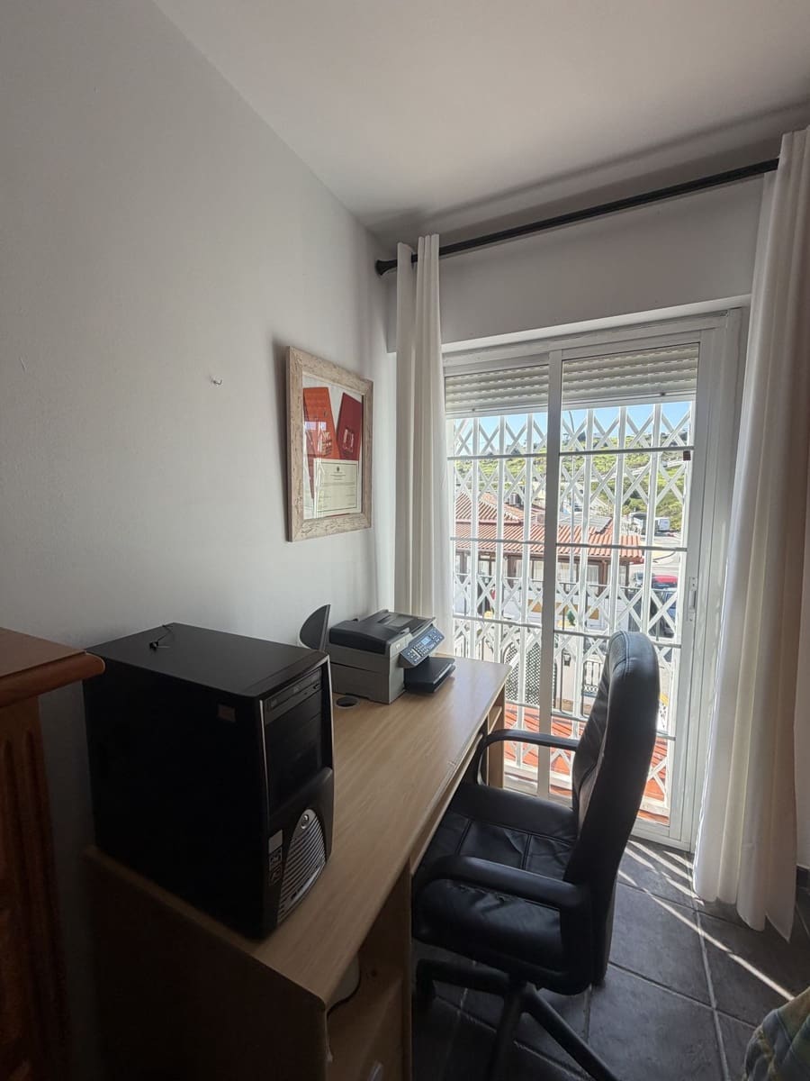 3 soveværelse Byhus til salg i Estepona med garage - € 575.000 (Ref: 9694260)