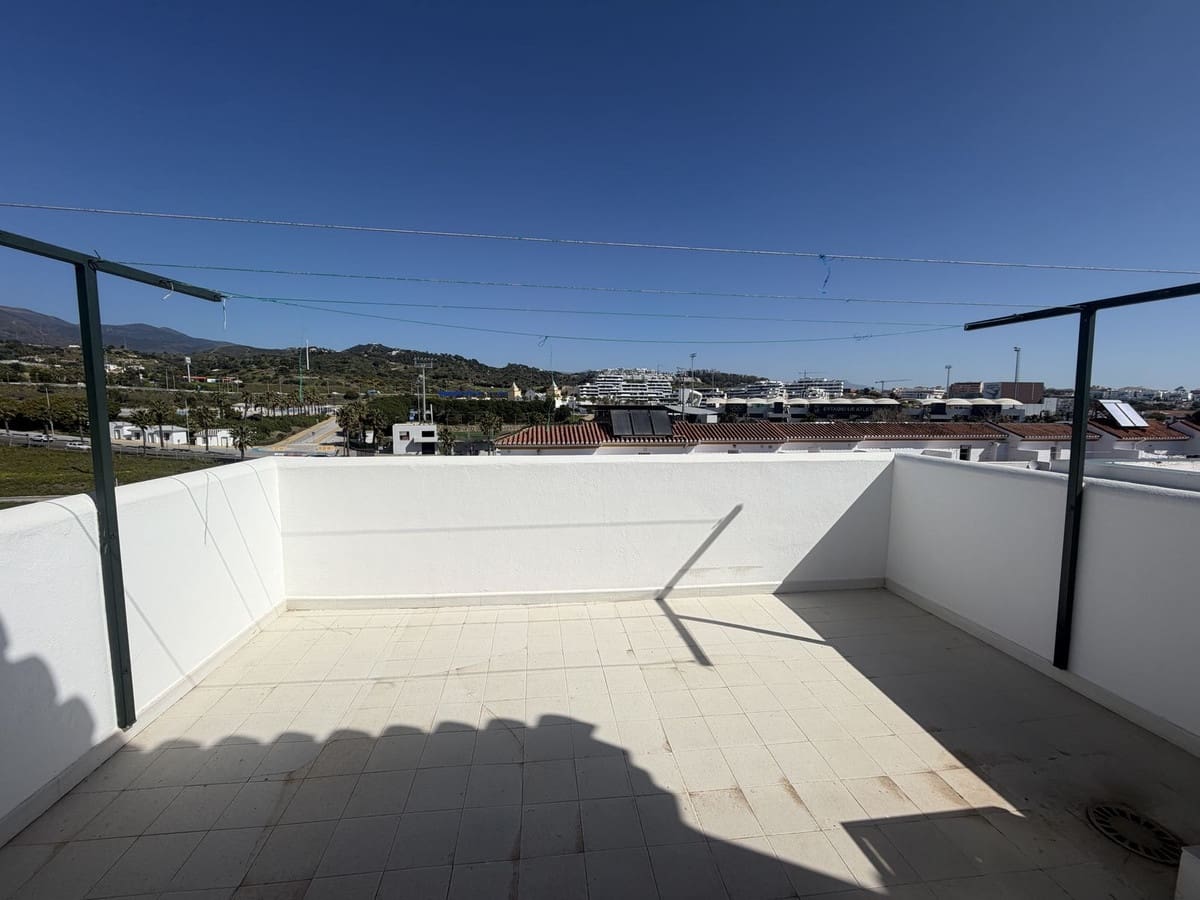 3 soveværelse Byhus til salg i Estepona med garage - € 575.000 (Ref: 9694260)