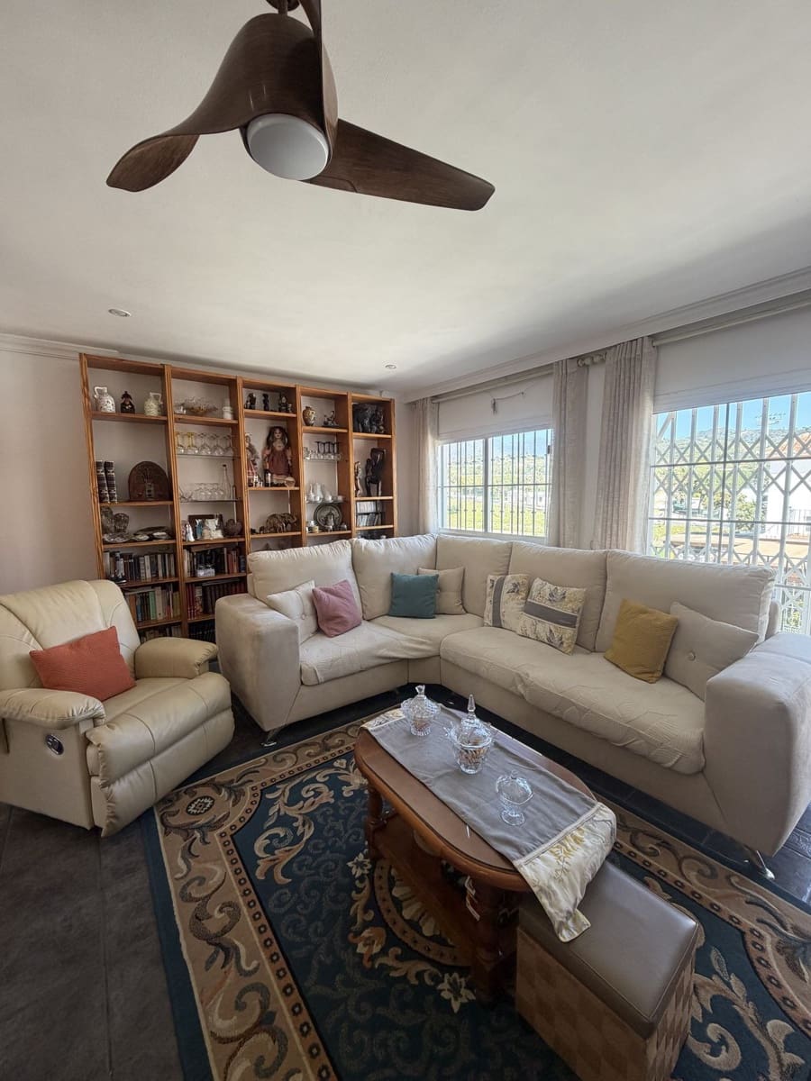 3 soveværelse Byhus til salg i Estepona med garage - € 575.000 (Ref: 9694260)