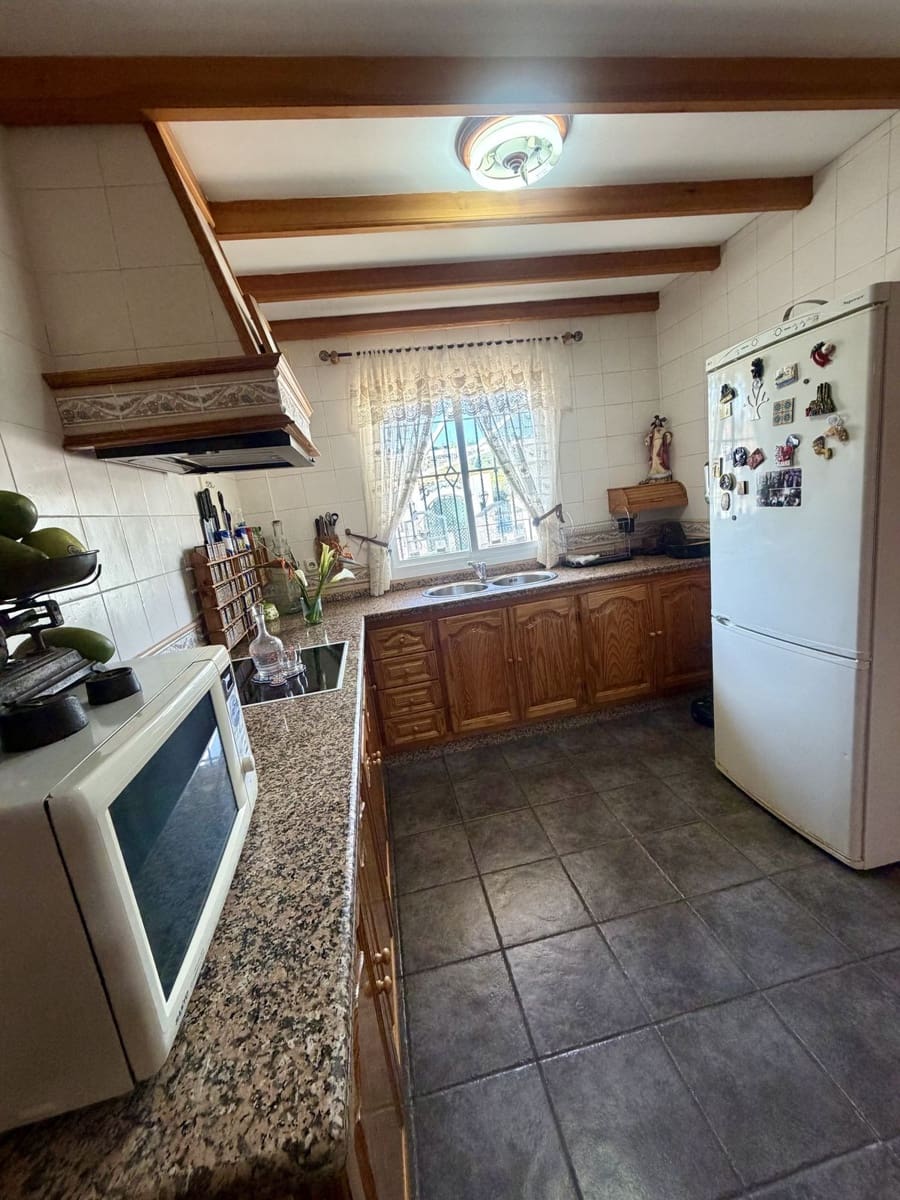 3 soveværelse Byhus til salg i Estepona med garage - € 575.000 (Ref: 9694260)