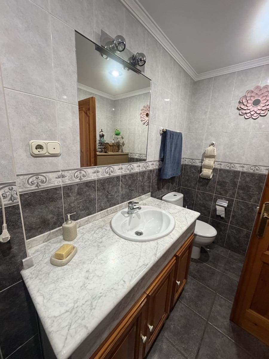 3 soveværelse Byhus til salg i Estepona med garage - € 575.000 (Ref: 9694260)