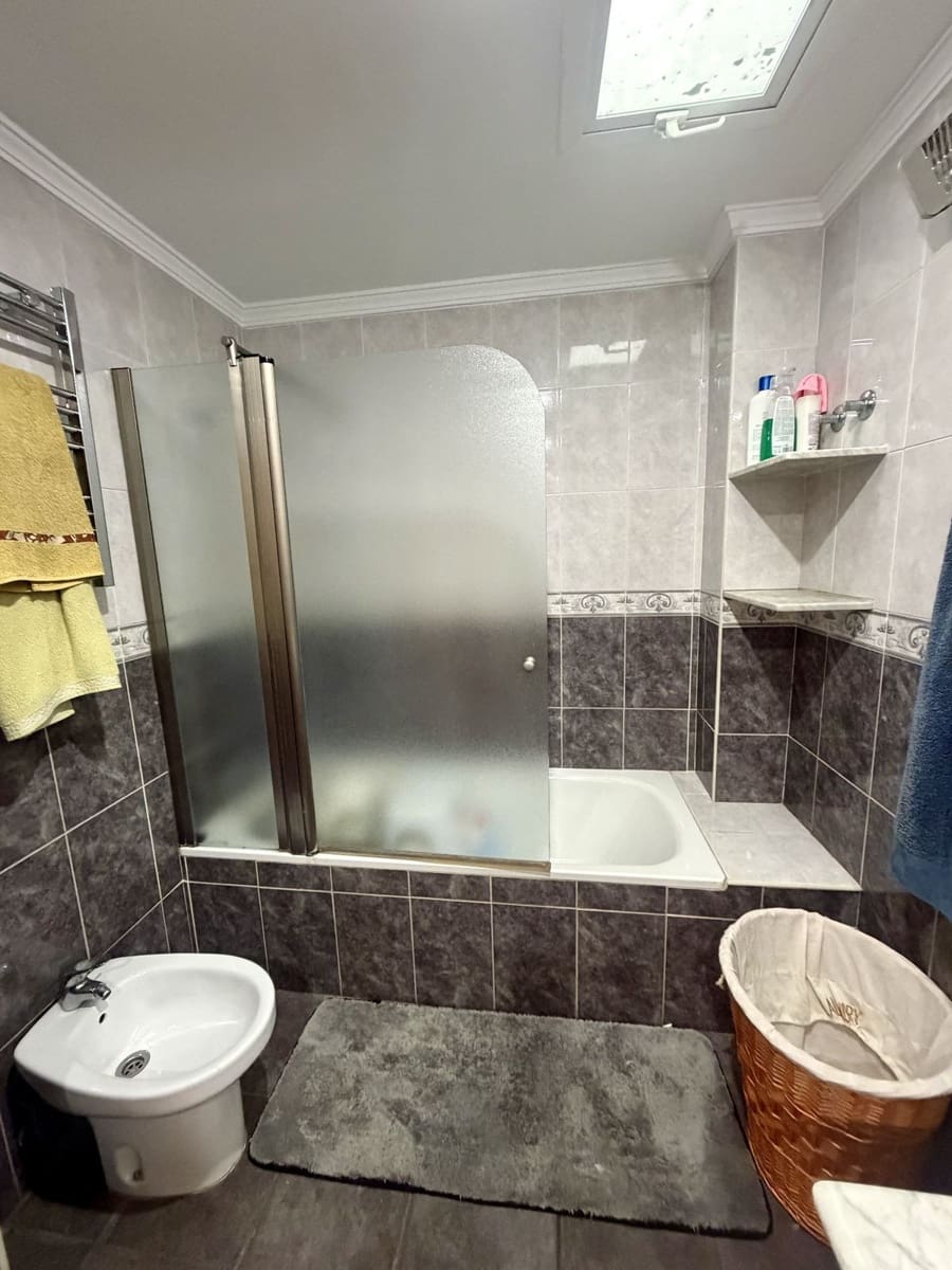 3 soveværelse Byhus til salg i Estepona med garage - € 575.000 (Ref: 9694260)