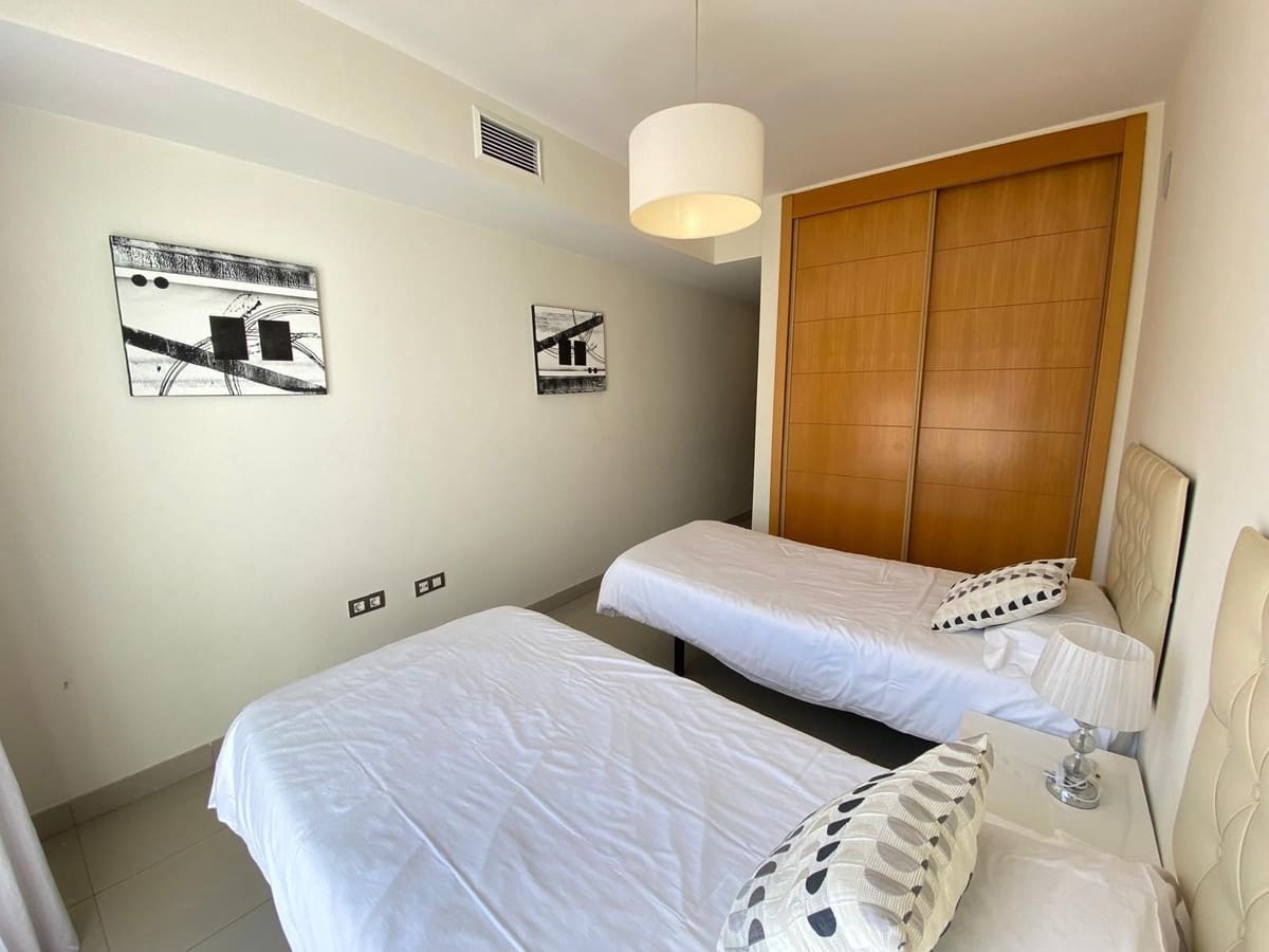 3 sovrum Takvåning till salu i Estepona med pool garage - 419 000 € (Ref: 9694299)