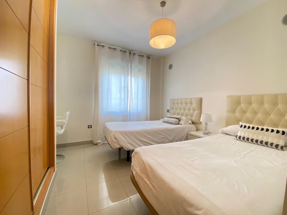 3 sovrum Takvåning till salu i Estepona med pool garage - 419 000 € (Ref: 9694299)