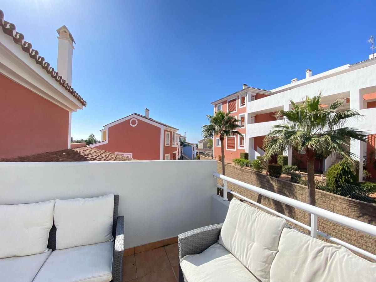3 sovrum Takvåning till salu i Estepona med pool garage - 419 000 € (Ref: 9694299)