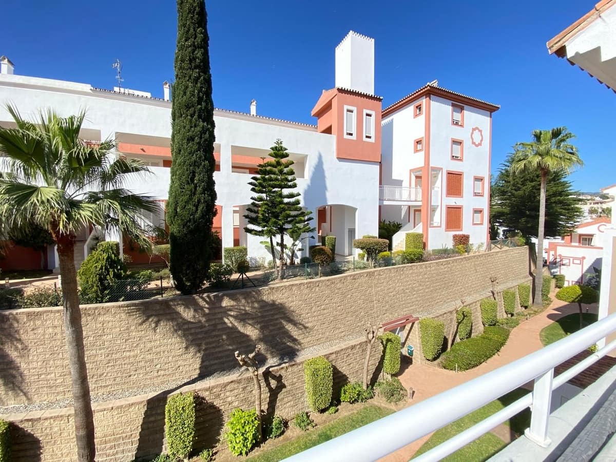3 sovrum Takvåning till salu i Estepona med pool garage - 419 000 € (Ref: 9694299)