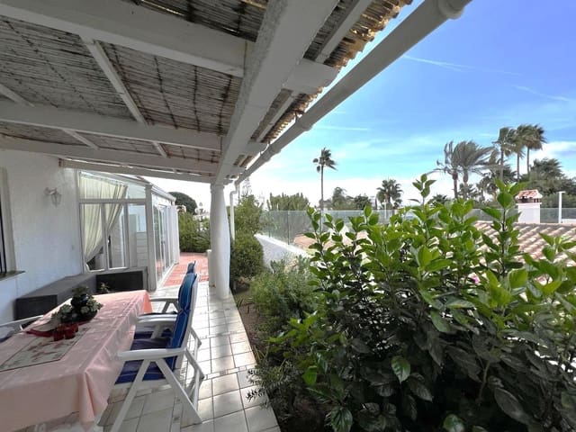 3 bedroom Villa for sale in Costabella, Marbella - € 745,000 (Ref: 9694309)