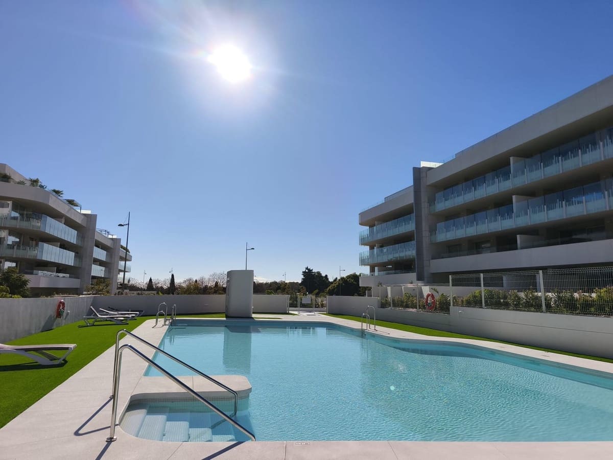 2 bedroom Apartment for sale in San Pedro de Alcantara with pool garage - € 820,000 (Ref: 9696612)