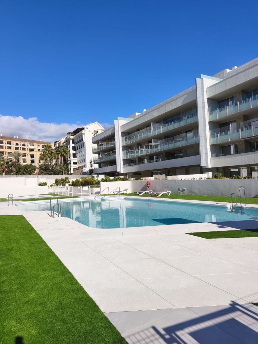 2 bedroom Apartment for sale in San Pedro de Alcantara with pool garage - € 820,000 (Ref: 9696612)
