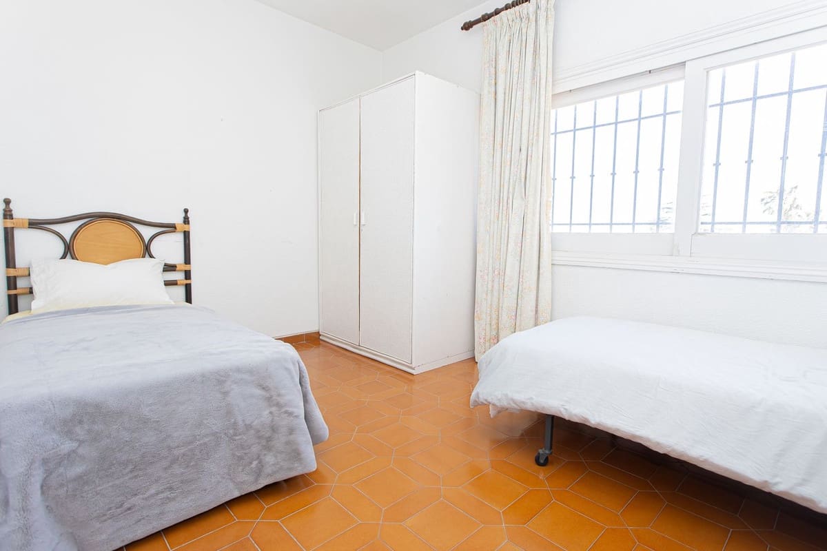 6 bedroom Villa for sale in Nueva Andalucia with pool garage - € 3,500,000 (Ref: 9696618)