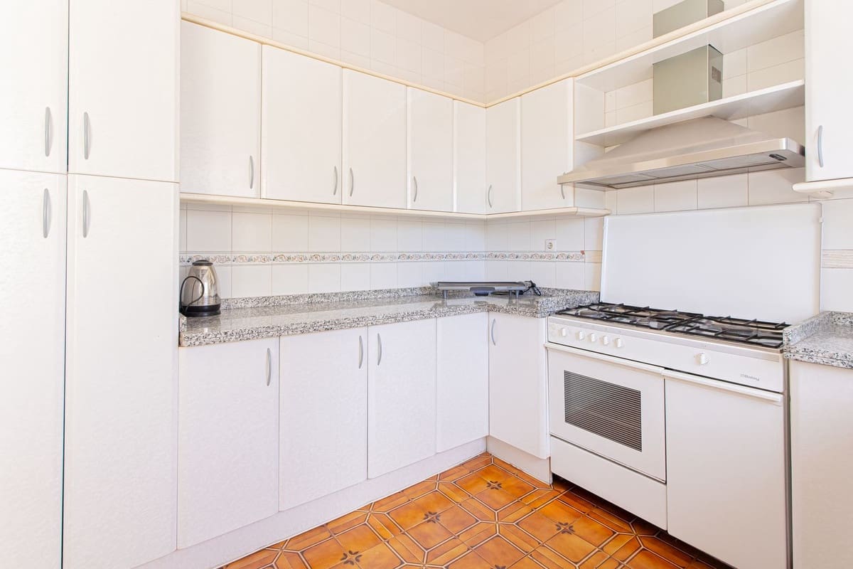 6 bedroom Villa for sale in Nueva Andalucia with pool garage - € 3,500,000 (Ref: 9696618)