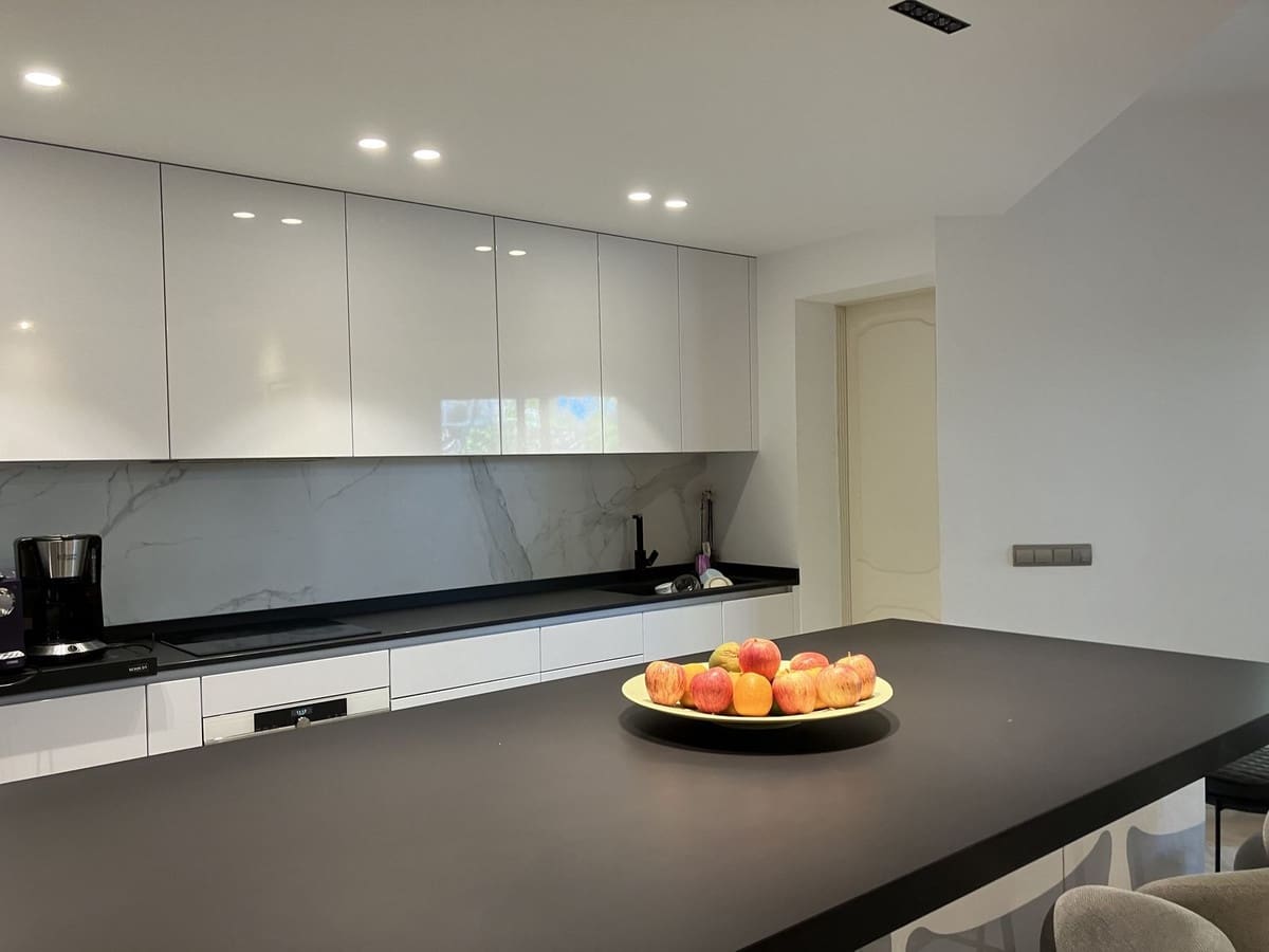 4 quarto Apartamento para venda em Aloha Golf com piscina garagem - 650 000 € (Ref: 9696619)