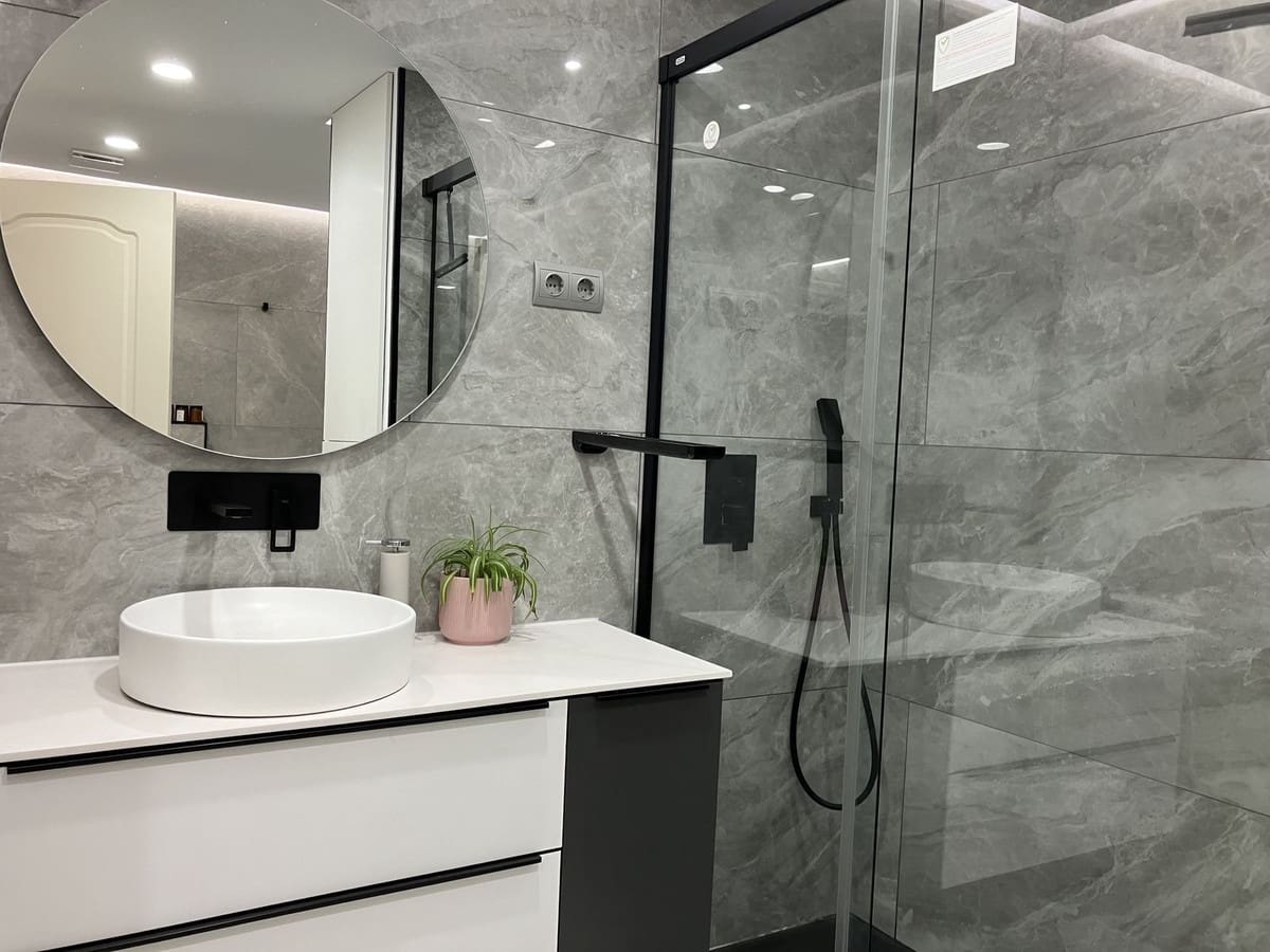 4 quarto Apartamento para venda em Aloha Golf com piscina garagem - 650 000 € (Ref: 9696619)