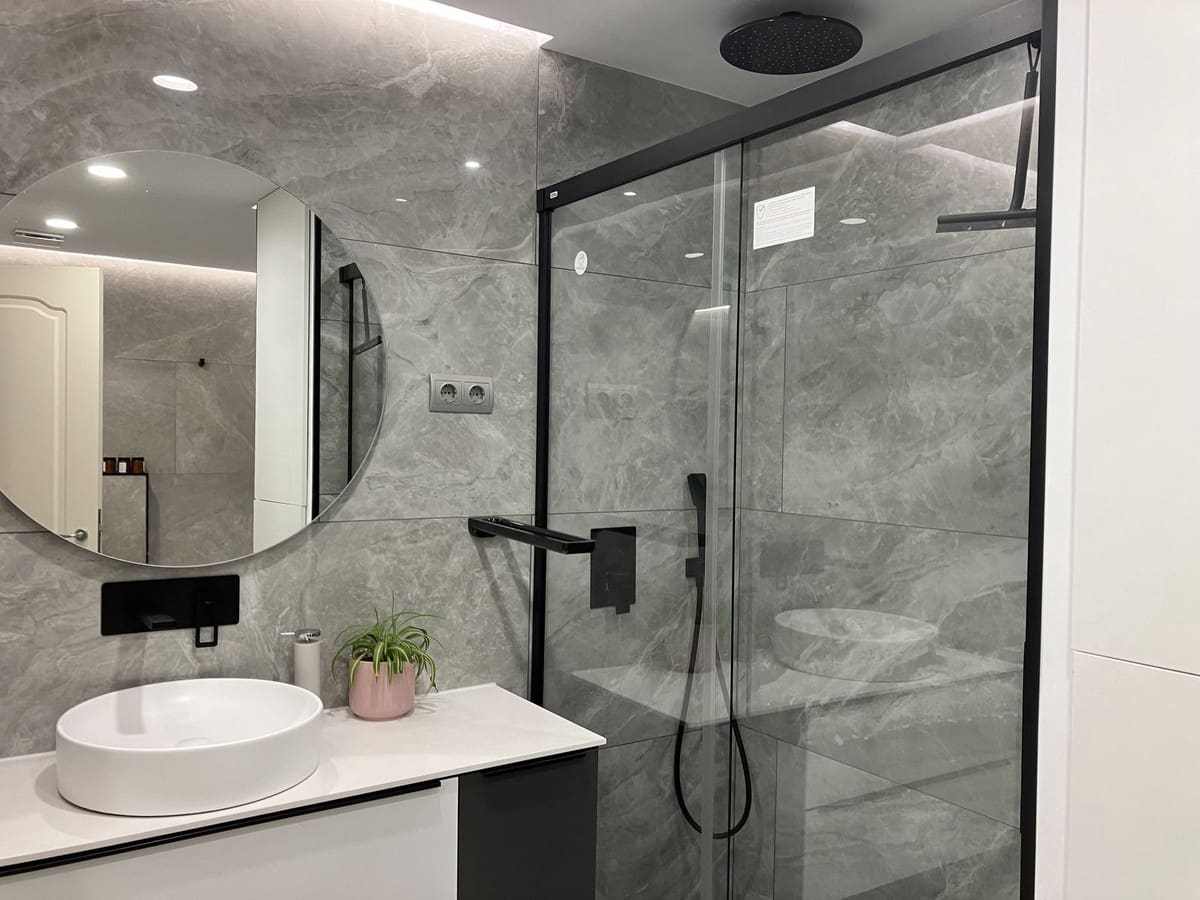 4 quarto Apartamento para venda em Aloha Golf com piscina garagem - 650 000 € (Ref: 9696619)