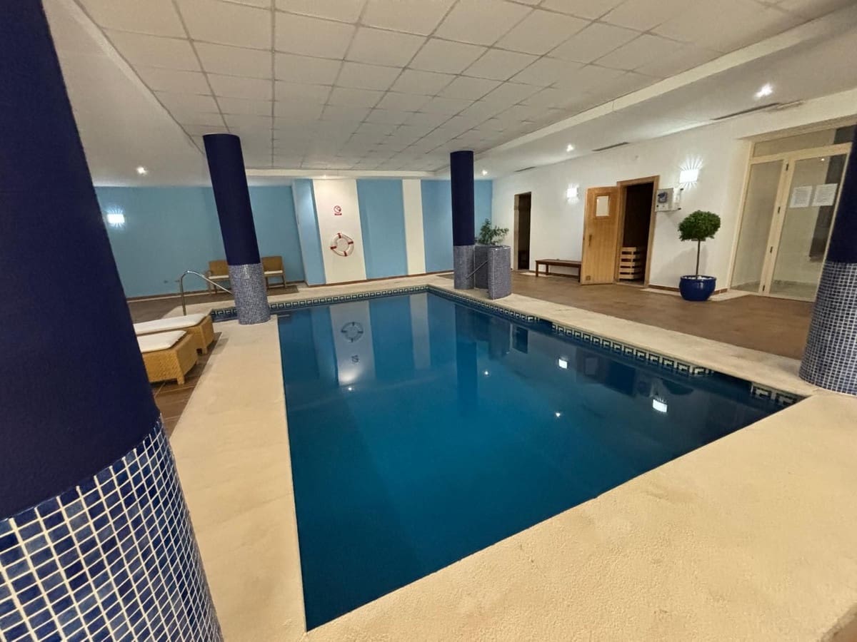 4 quarto Apartamento para venda em Aloha Golf com piscina garagem - 650 000 € (Ref: 9696619)