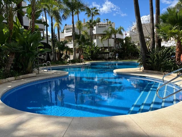 4 quarto Apartamento para venda em Aloha Golf, Marbella com piscina garagem - 650 000 € (Ref: 9696619)
