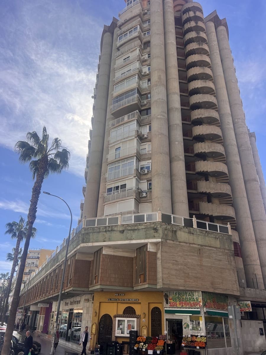 Apartamento de 1 habitación en Torremolinos en venta con piscina - 239.000 € (Ref: 9696621)