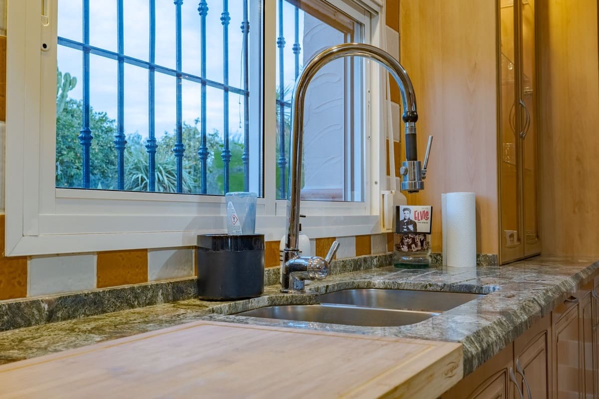 8 bedroom Villa for sale in Alhaurin el Grande with pool garage - € 1,195,000 (Ref: 9696631)