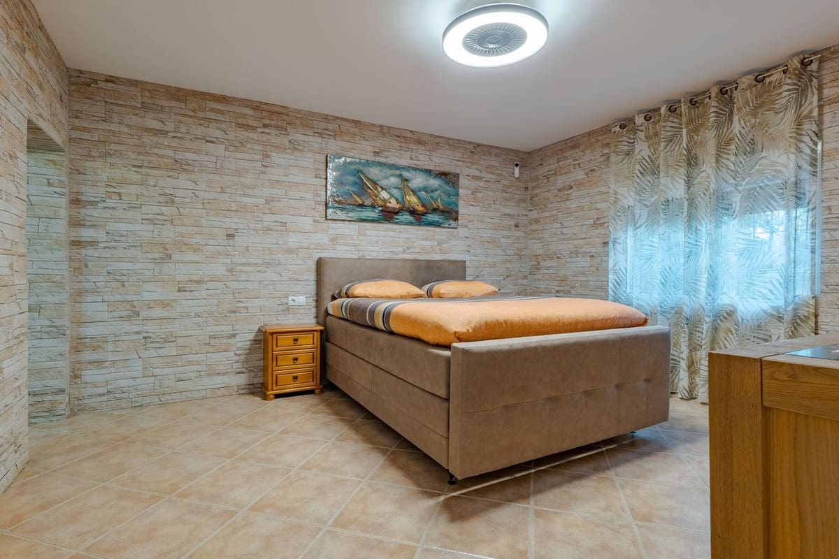 8 bedroom Villa for sale in Alhaurin el Grande with pool garage - € 1,195,000 (Ref: 9696631)