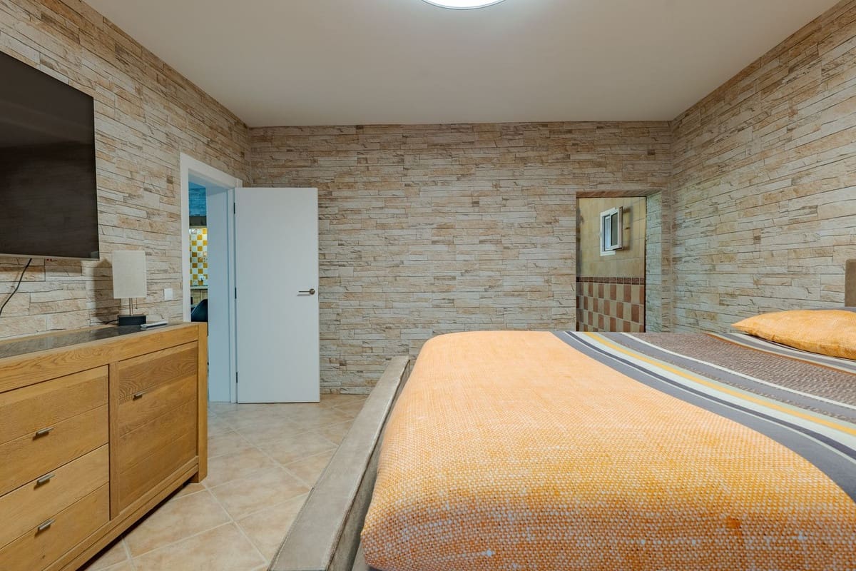 8 bedroom Villa for sale in Alhaurin el Grande with pool garage - € 1,195,000 (Ref: 9696631)