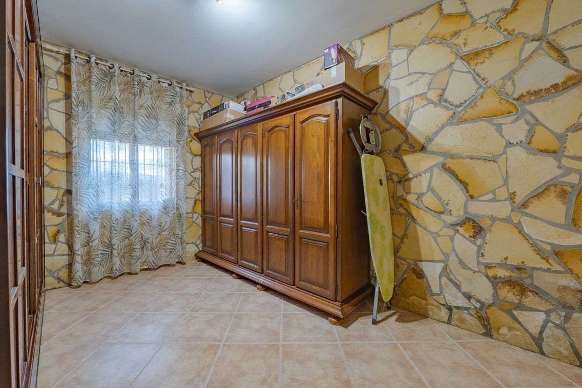 8 bedroom Villa for sale in Alhaurin el Grande with pool garage - € 1,195,000 (Ref: 9696631)