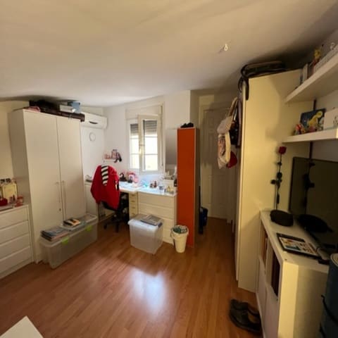 2 sypialnia Penthouse na sprzedaż w Miasto Málaga - 360 000 € (Ref: 9696649)