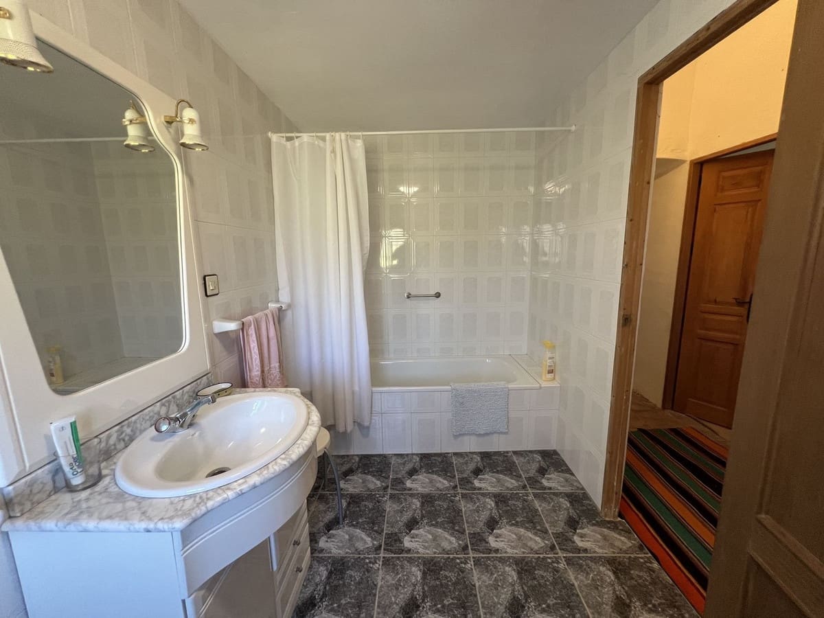 5 bedroom Finca/Country House for sale in Casabermeja with garage - € 599,000 (Ref: 9696651)