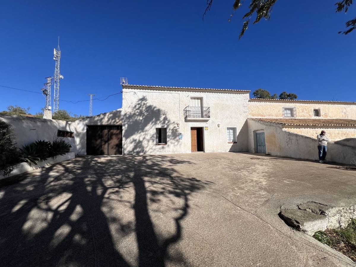 5 bedroom Finca/Country House for sale in Casabermeja with garage - € 599,000 (Ref: 9696651)