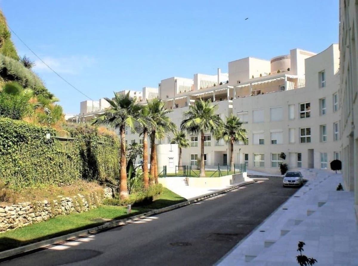 2 bedroom Apartment for sale in Nueva Andalucia with pool garage - € 1,200,000 (Ref: 9696715)