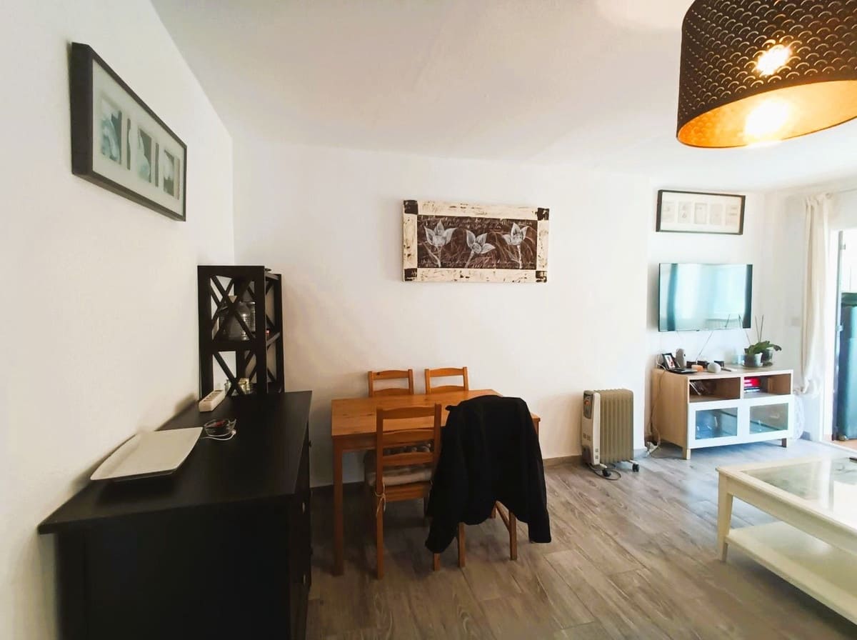 Apartamento de 2 habitaciones en Torremolinos en venta con piscina garaje - 293.000 € (Ref: 9696716)